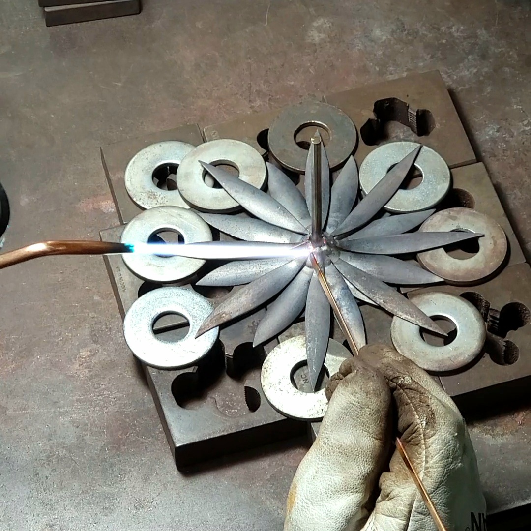 New Life Copper Flower Sculpture Working Welding